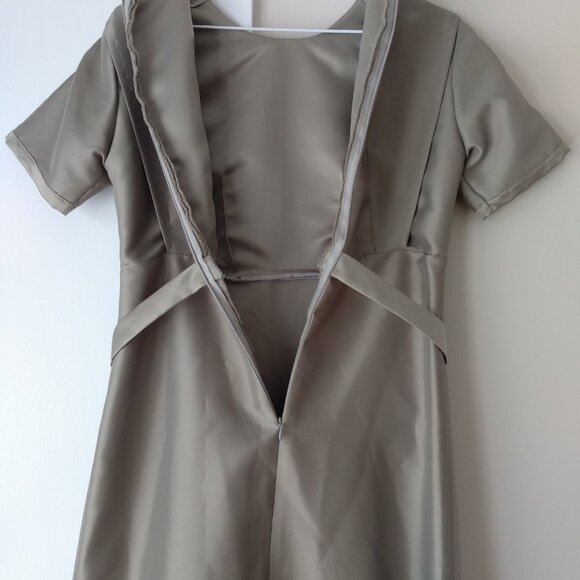 Amish Mennonite Cape Dress 33.5"B 29.5"W Handmade Modest Khaki Reverse Satin - Picture 9 of 10
